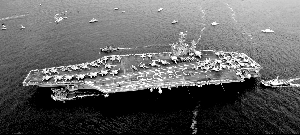 2008年9月25日，日本橫須賀軍港，原定部署在橫須賀基地的核動力航母“喬治·華盛頓”號入港。資料圖