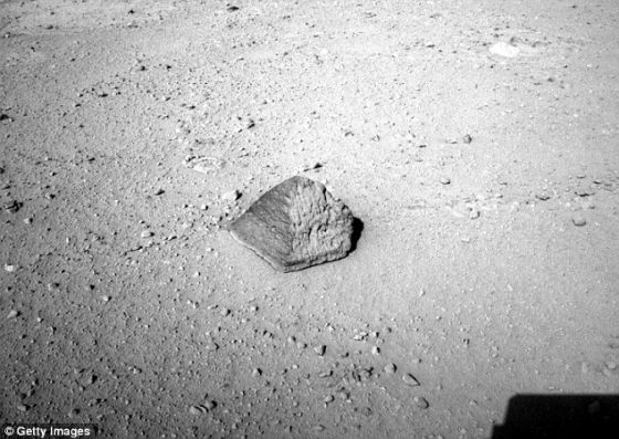 火星隕石主要分為三種——輝玻巖、輝橄巖和純橄巖，幾乎涵蓋所有火星隕石，但“黑美人”不屬于這三種類(lèi)型中的任何一種