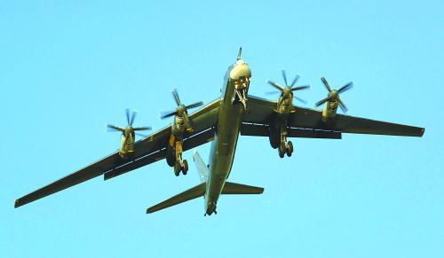 俄圖-95轟炸機。