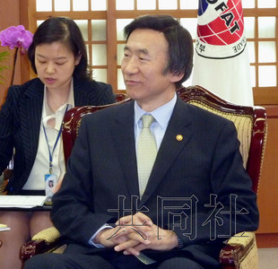 韓國外長(zhǎng)要求日本政府正確認(rèn)識(shí)歷史并付諸行動(dòng)