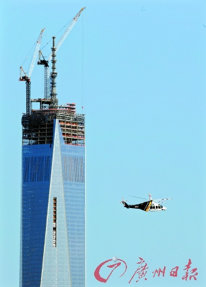 美警用直升機(jī)在空中巡邏。