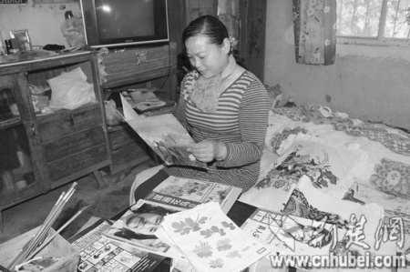 農(nóng)婦癡心學(xué)畫30年曾得到名師指點(圖)