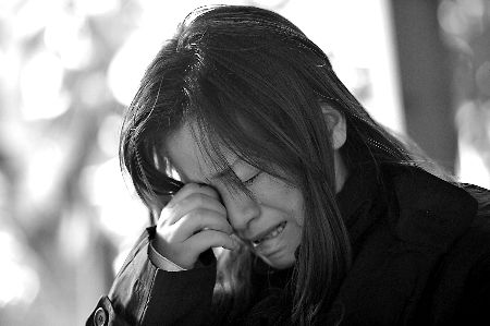 昨日，綦江，張秀莉說(shuō)起自己的遭遇，禁不住失聲痛哭。 記者 張路