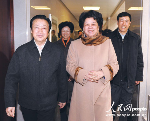2月6日，全國人大常委會副委員長、全國婦聯(lián)主席陳至立到最高人民法院視察中國女法官協(xié)會工作。