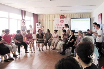 創(chuàng)新“平安家庭”活動服務(wù)婦女和家庭的平安需求