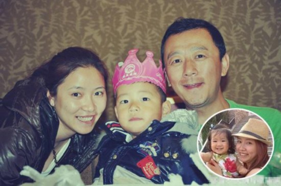“爸爸”郭濤也帶著兒子火了一把，而小石頭哥哥也是憨厚可愛，在節(jié)目上無意中透露出家有親妹，但對此郭濤毫無遮掩，轉(zhuǎn)身就承認(rèn)了自己還有個小女兒，太太李燃在家做全職太太，照顧兩個孩子，想必是無應(yīng)對“超生”的煩惱。