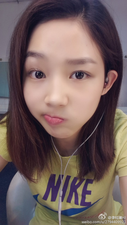 雪糕?；ňW(wǎng)絡(luò)走紅 盤點(diǎn)意外走紅的高校美女（組圖）