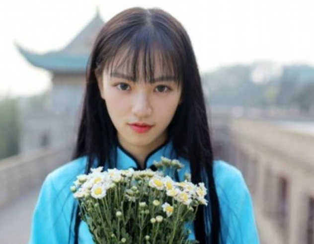雪糕?；ňW(wǎng)絡(luò)走紅 盤點(diǎn)意外走紅的高校美女（組圖）