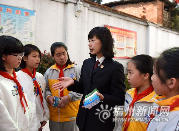 黃榮婷：她是“最美女性”，更是堅強媽媽