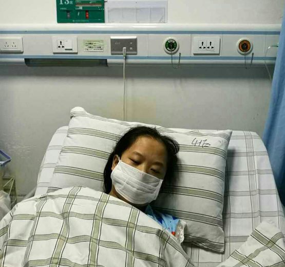 花季少女罹患白血?。簽閳A護(hù)士夢(mèng)　要努力活下去