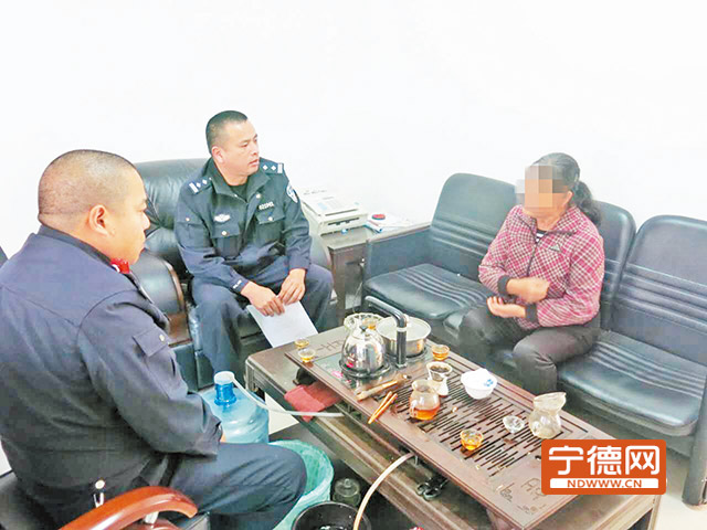 男孩的母親前來(lái)致謝。